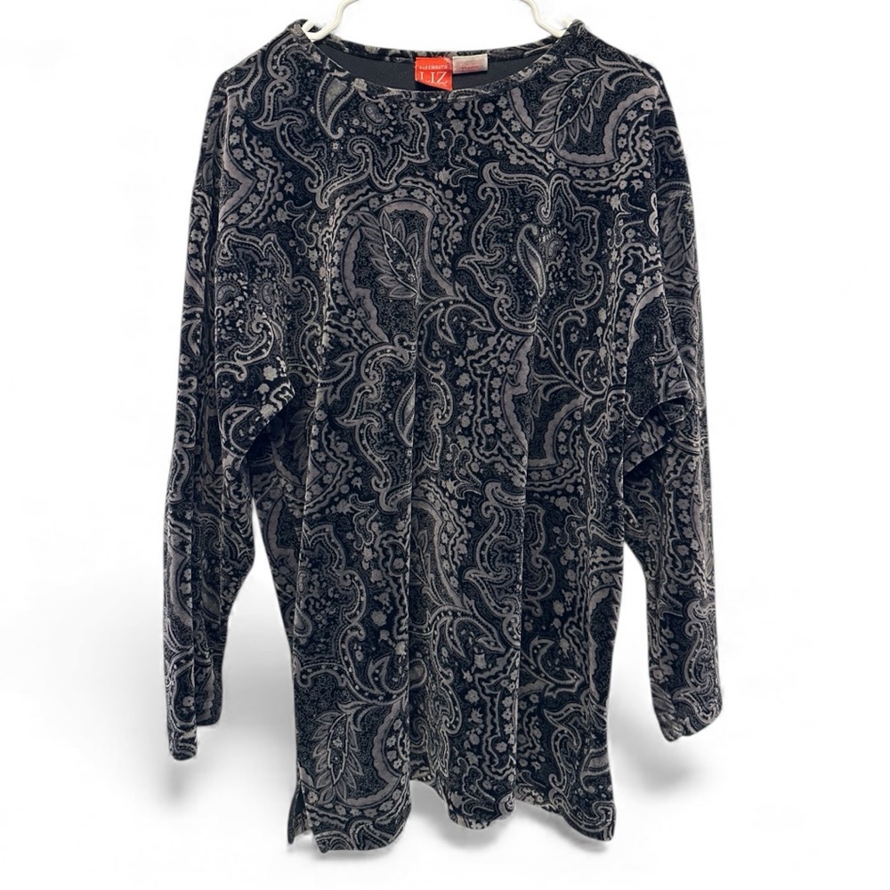 Vintage 80’s/90’s Liz & Co. Black and Gray Velvety Paisley Sweater Size Medium